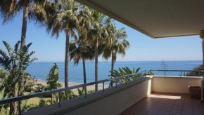 Front line beach luxury apartment in Heaven Beach, Estepona